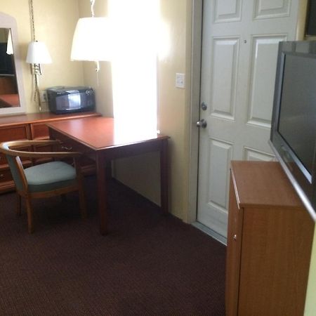 Travelers Inn Okeechobee Exteriör bild