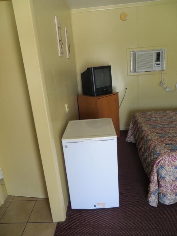 Travelers Inn Okeechobee Rum bild
