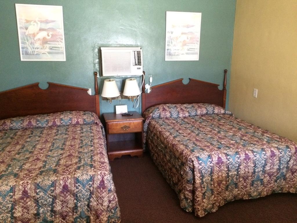 Travelers Inn Okeechobee Exteriör bild