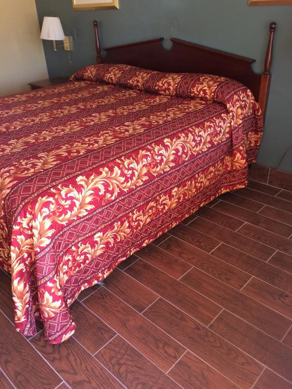 Travelers Inn Okeechobee Exteriör bild